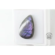 Labradorit lilás csepp kaboson 6600