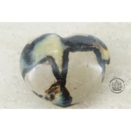 Szeptária faragott szív dísztárgy III.