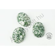 Jade zöld pettyes 13x18 mm-es kaboson