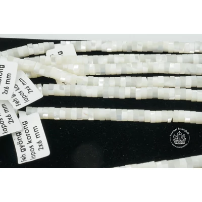 Fehér gyöngyház lapos korong 2x6 mm