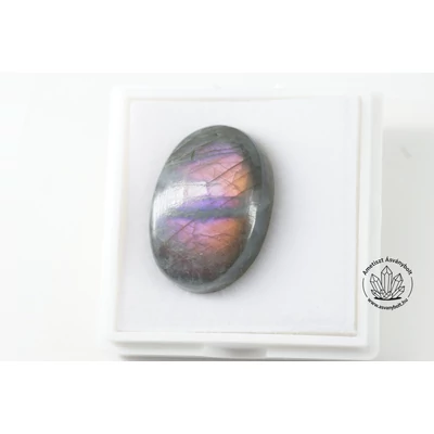 Labradorit lilás ovális kaboson 9900