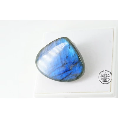 Labradorit mélykék csepp kaboson 14400 Labradorit mélykék csepp kaboson 14400