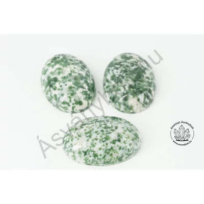 Jade zöld pettyes 18x25 mm-es kaboson