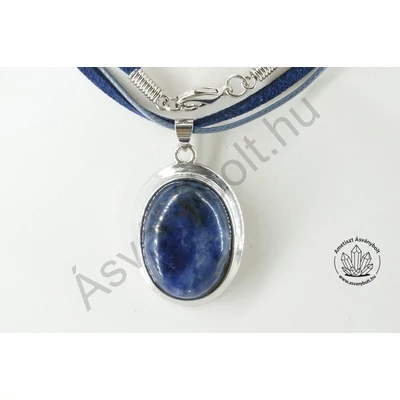 Szodalit foglalt medál bőrláncon