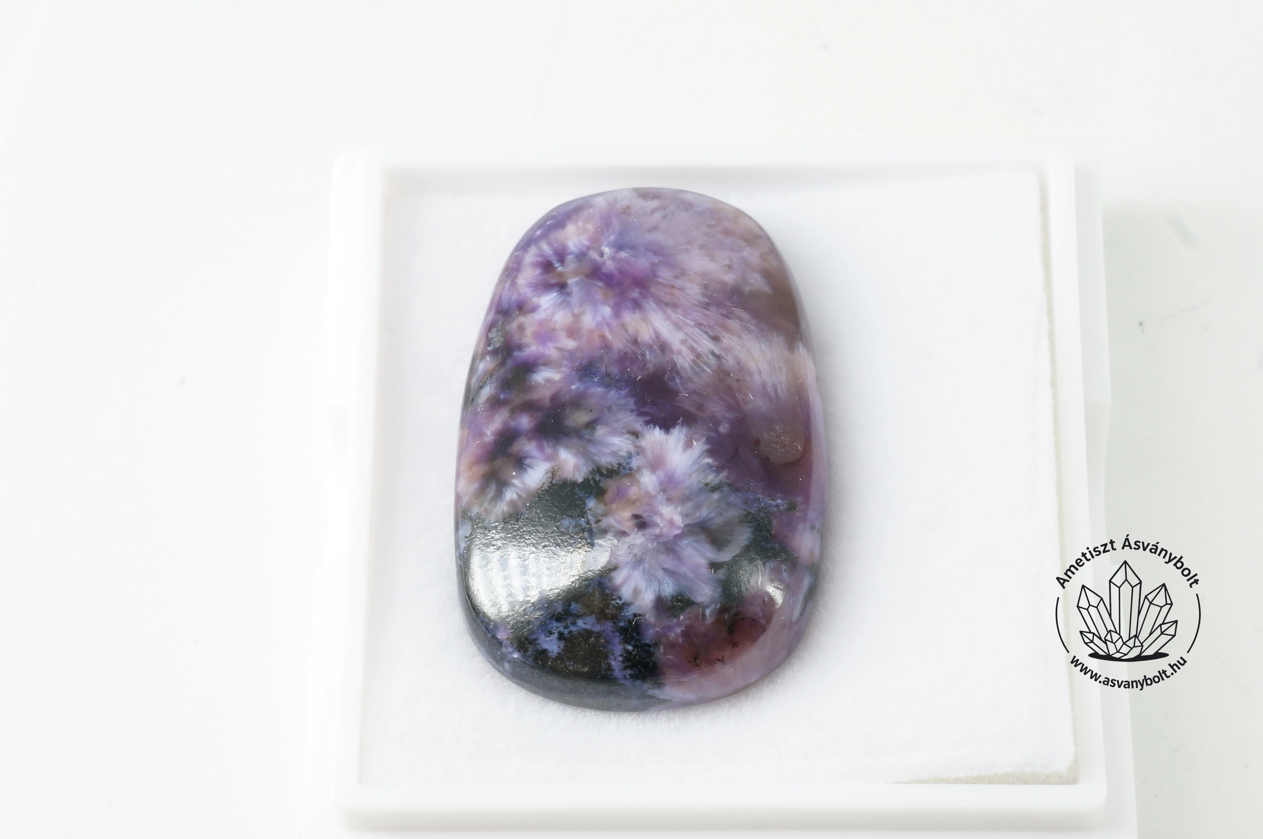 Csaroit ovális kaboson 11400