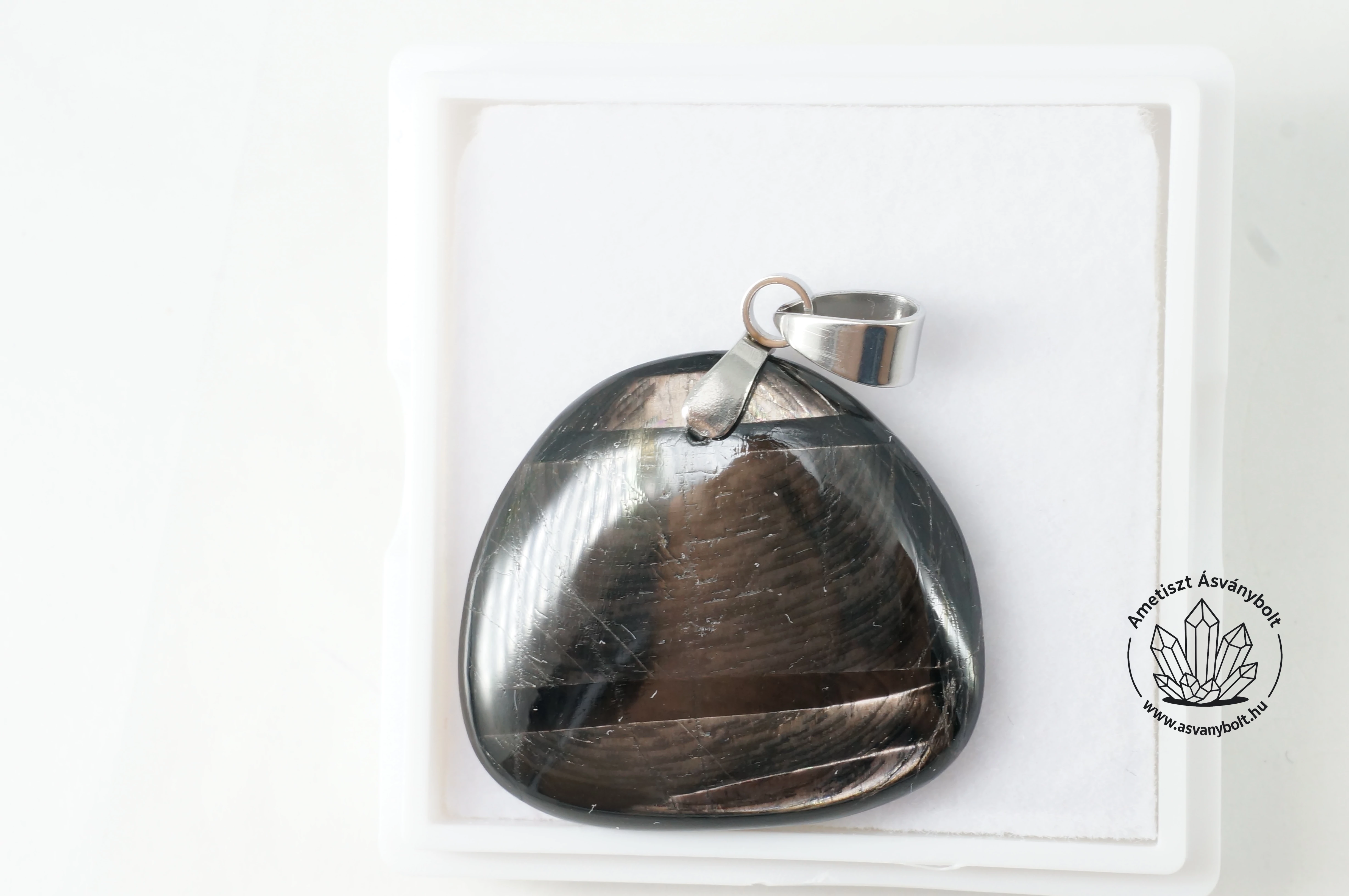 Hipersztén ovális háromszög medál 12460