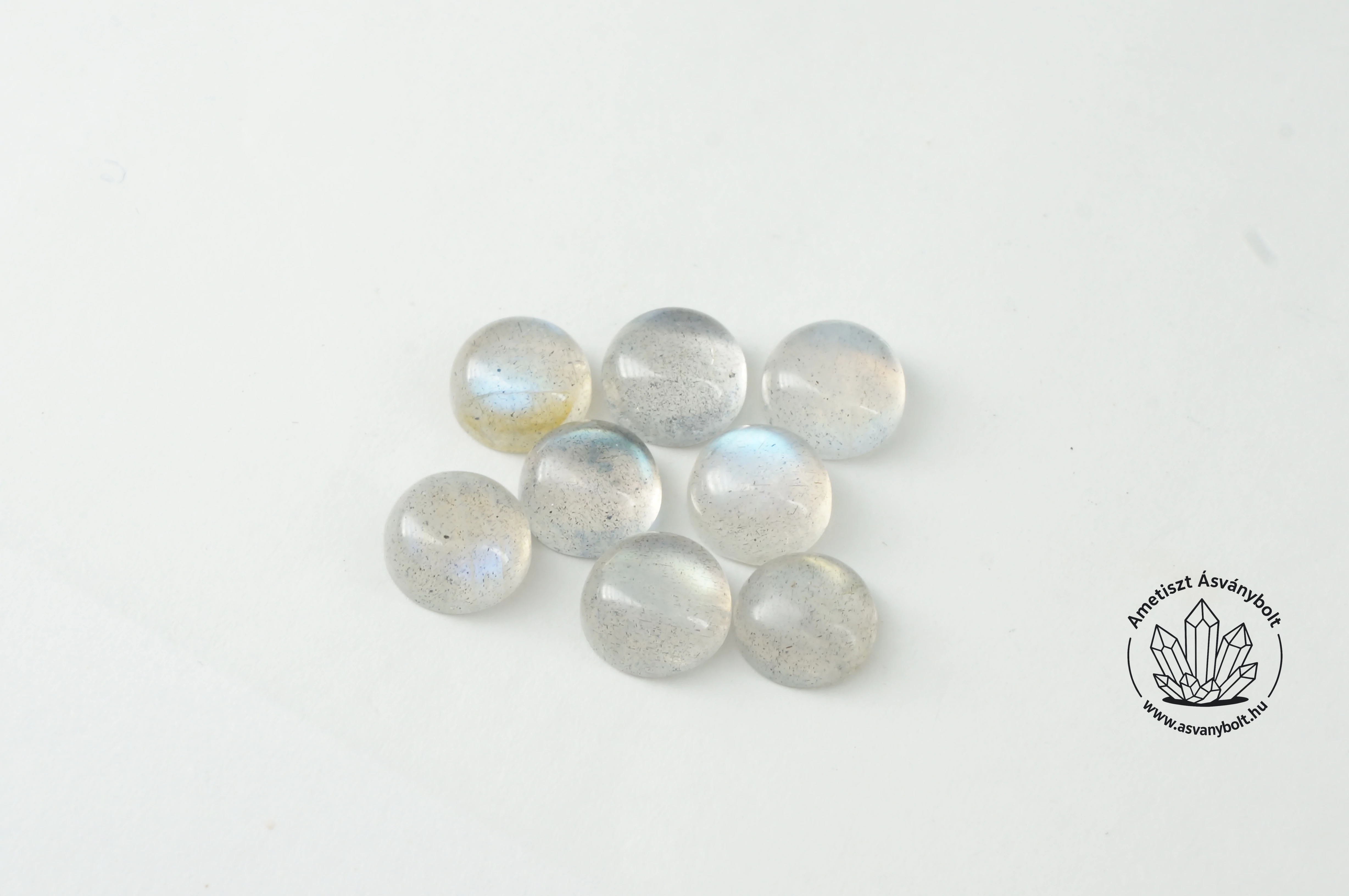 Labradorit extra 6 mm-es kaboson