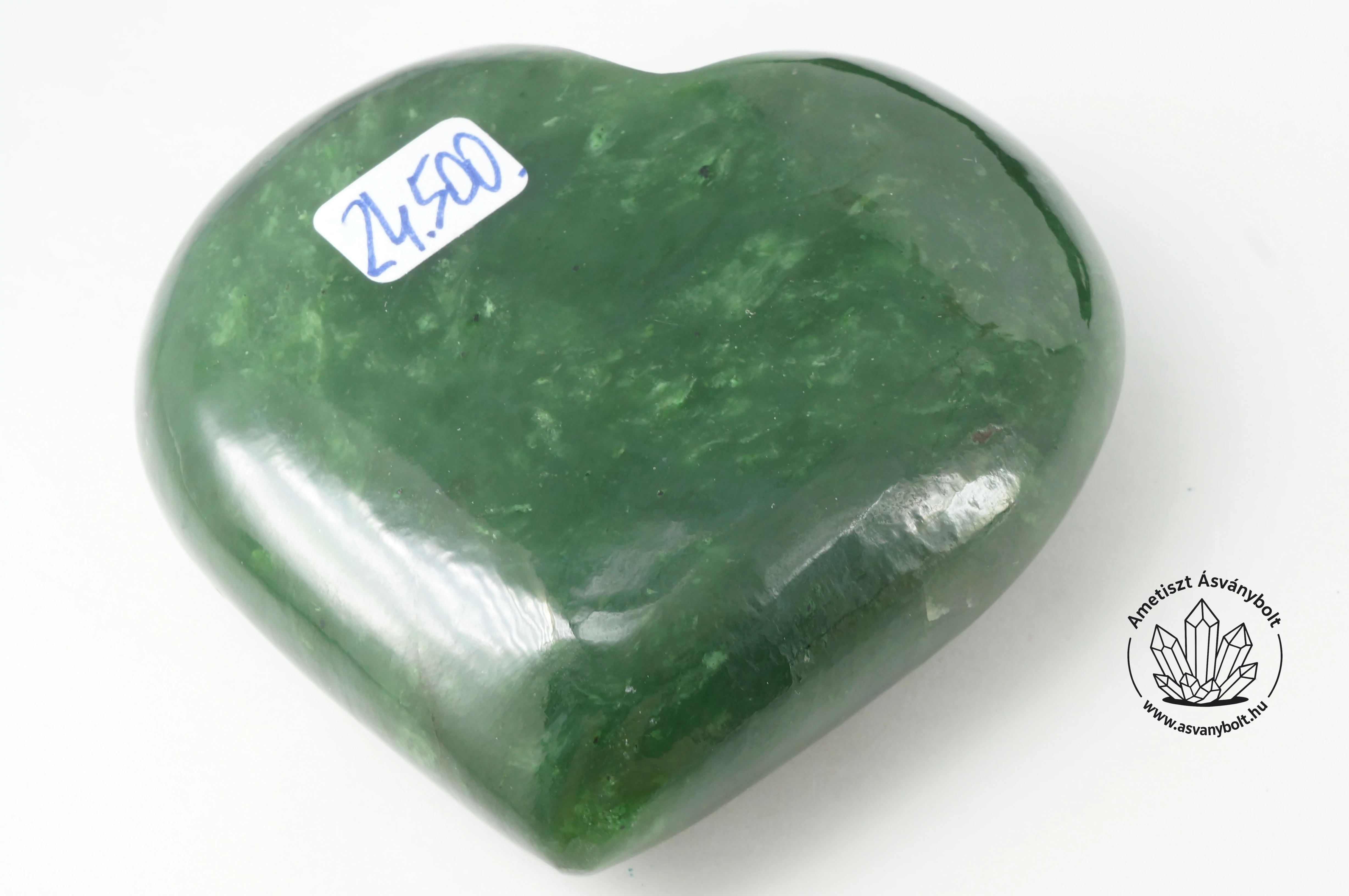 Nefrit szív 24500