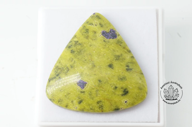Atlantiszit gömbölyű háromszög kaboson 16500