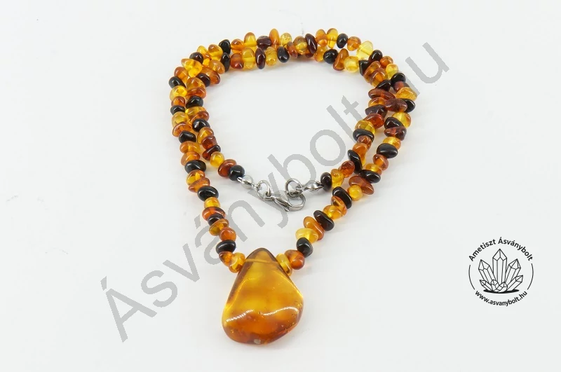 Borostyán medál láncon 33000
