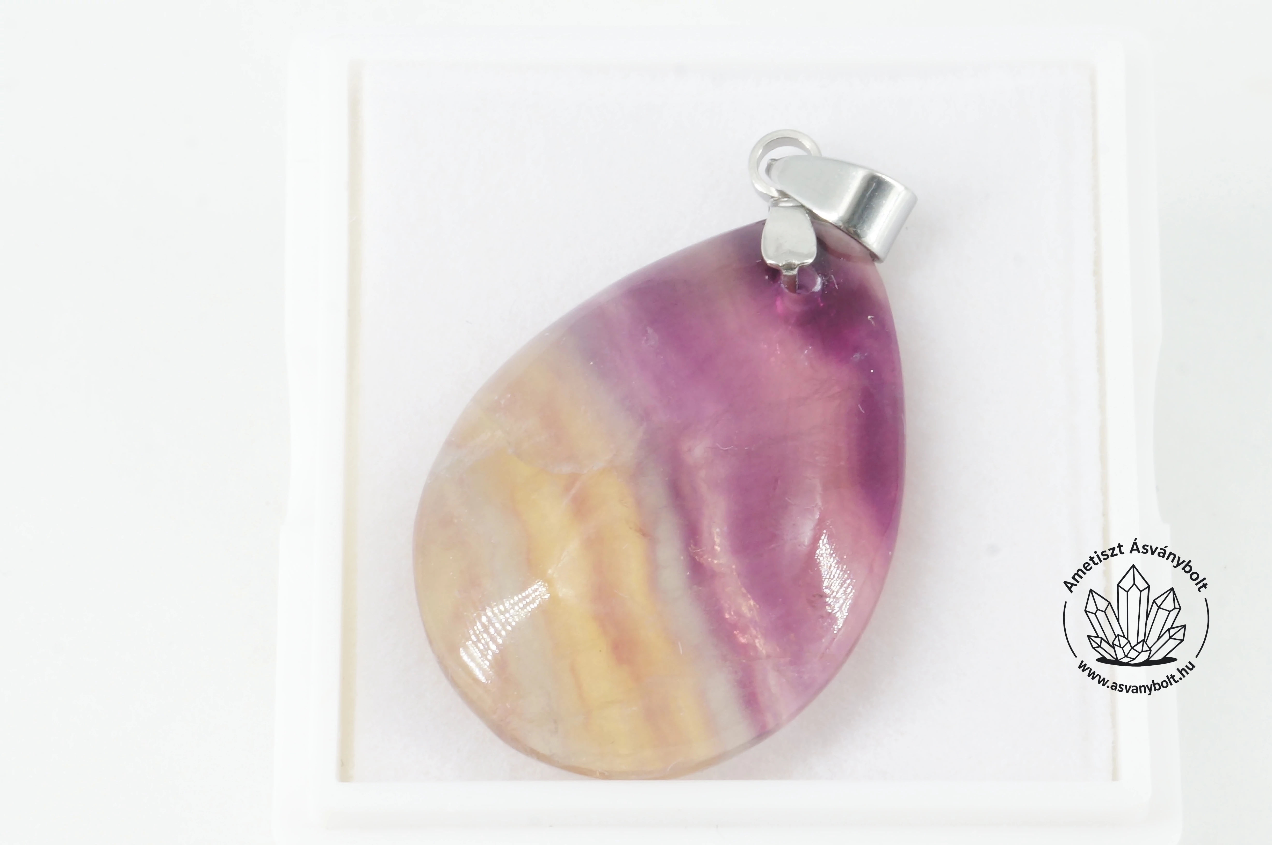 Fluorit lila csepp fúrt medál 9600