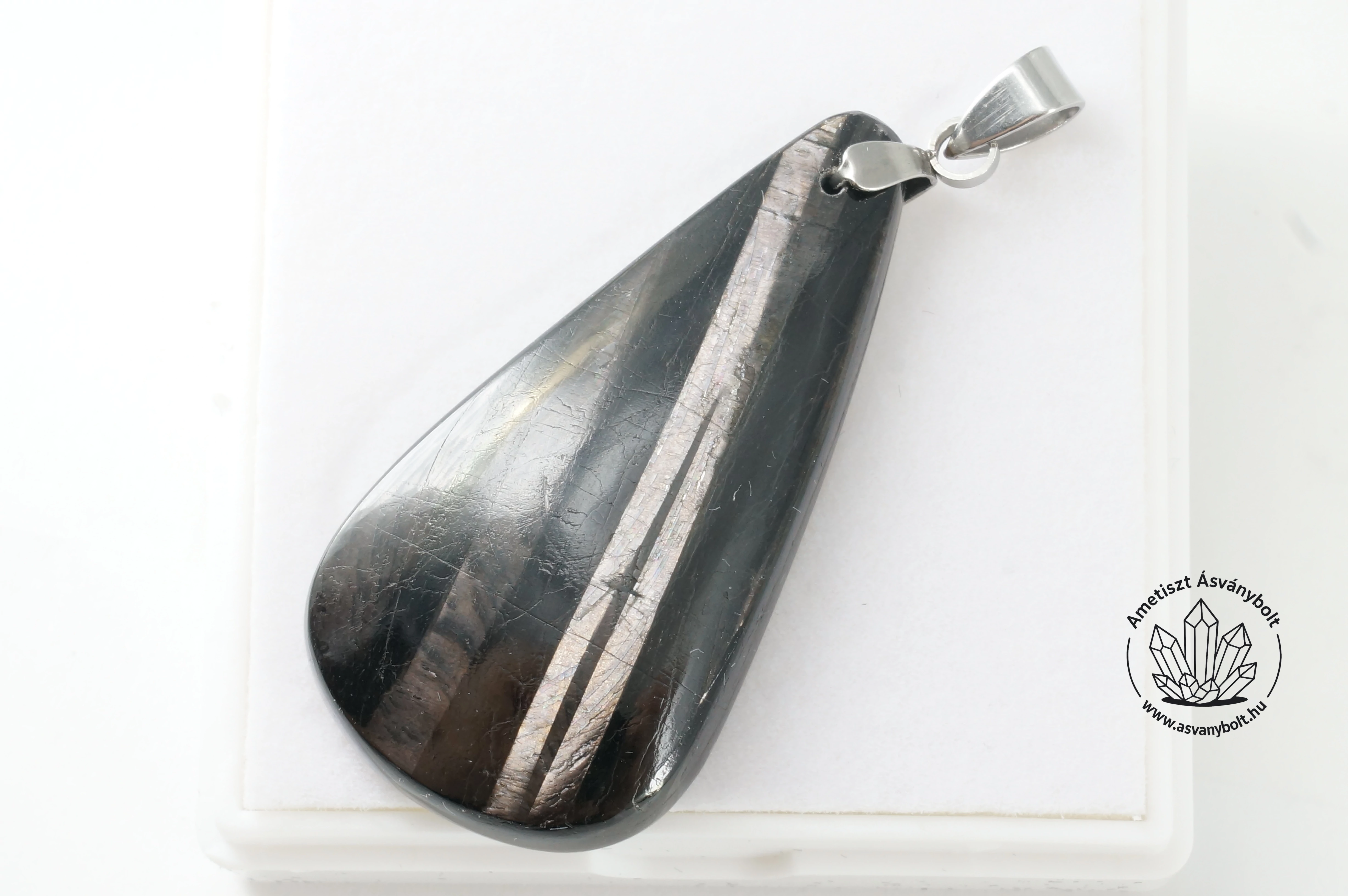 Hipersztén fúrt medál 17200