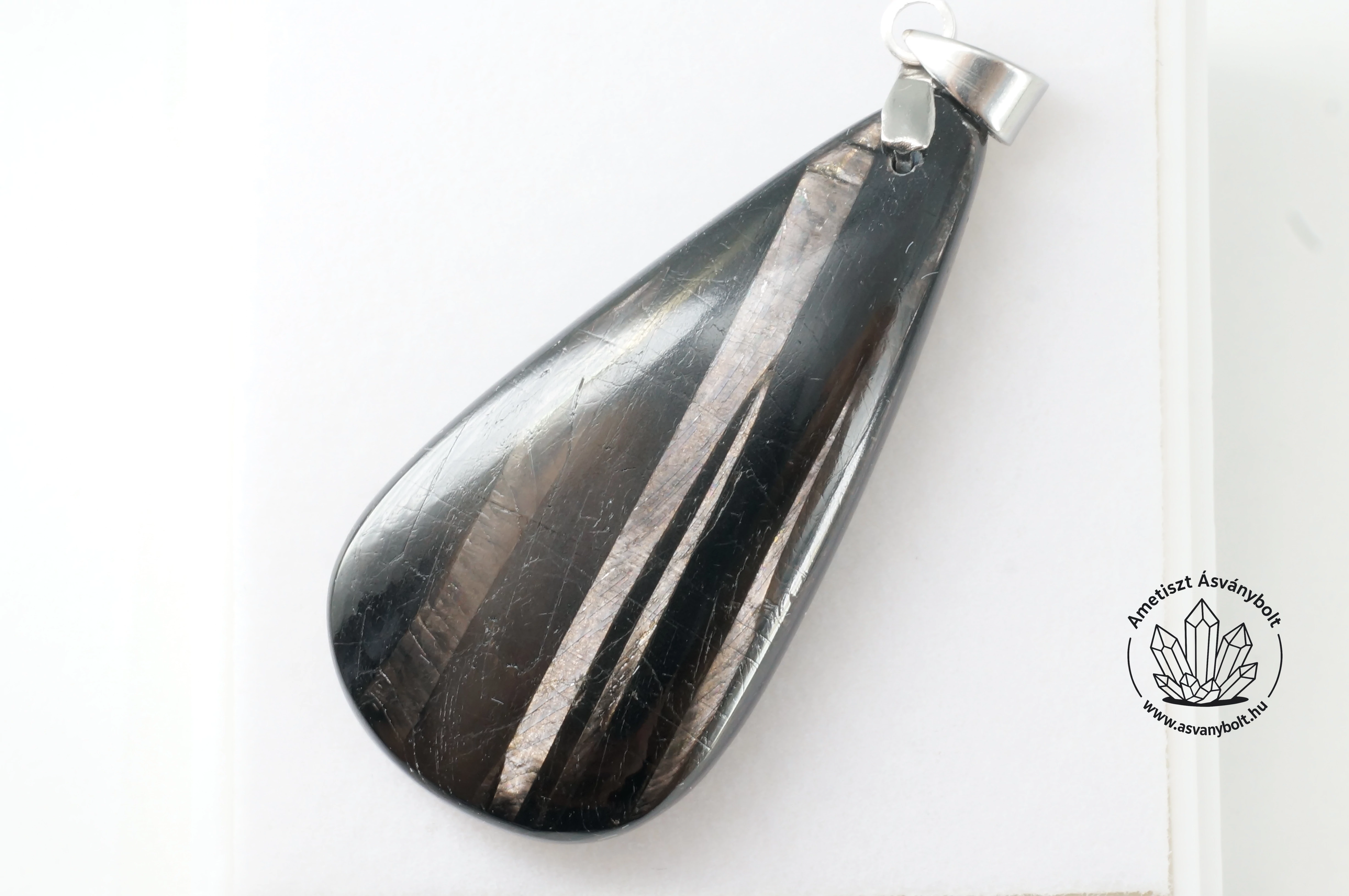 Hipersztén fúrt medál 17600