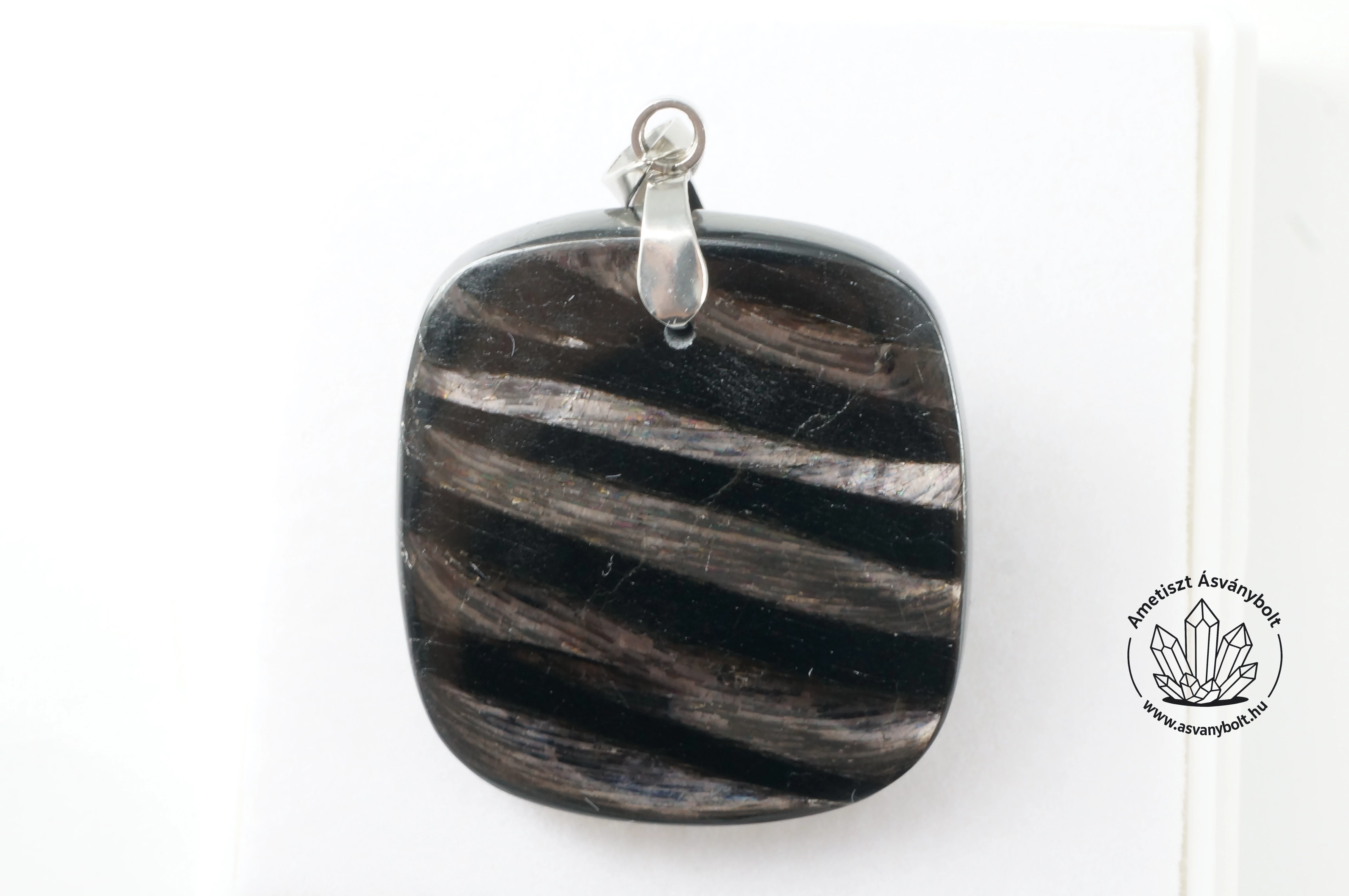 Hipersztén fúrt medál 21400