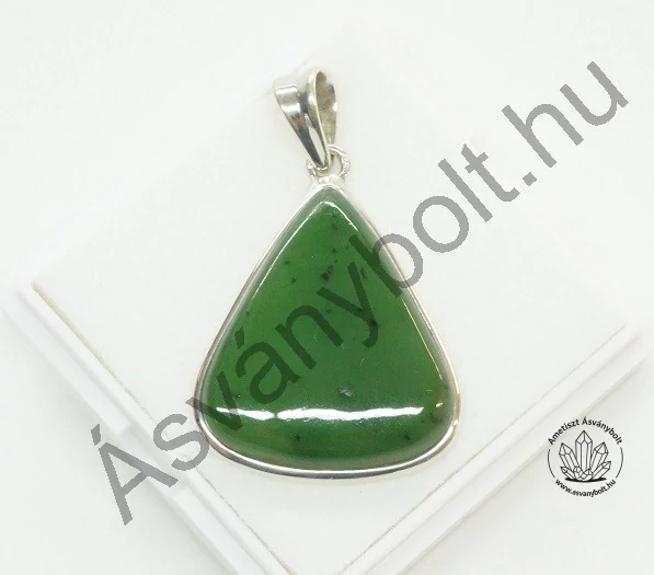 Jade kanadai drágakő ezüstben 31500