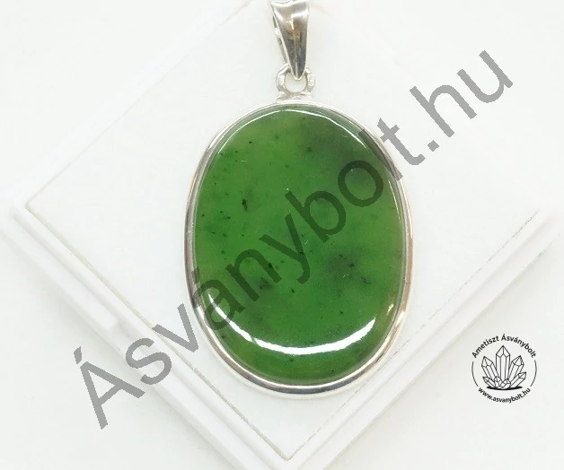 Jade kanadai drágakő ezüstben 33500