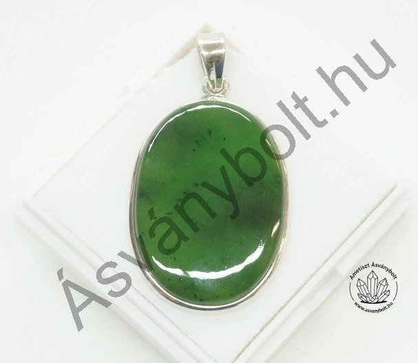 Jade kanadai drágakő ezüstben 38400
