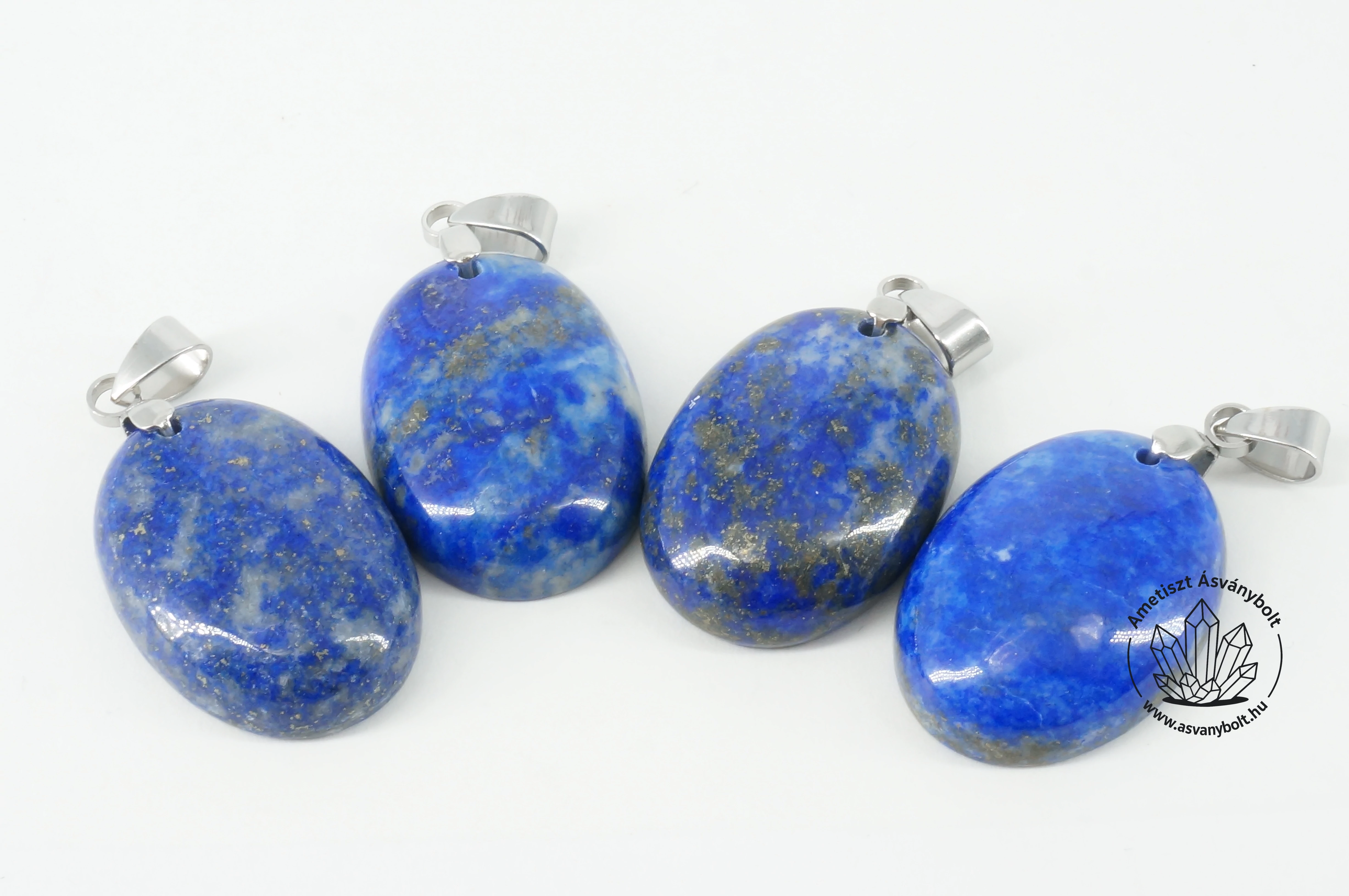 Lazurit ovális fúrt kaboson medál