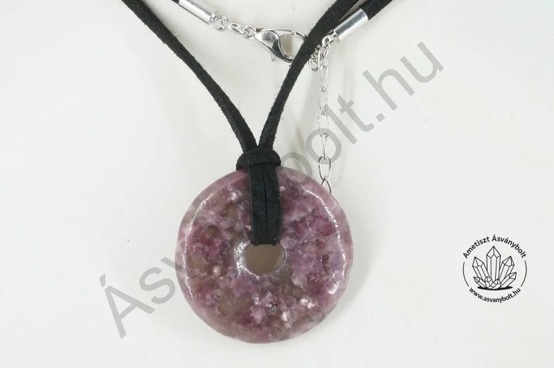 Lepidolit fánk medál bőrláncon