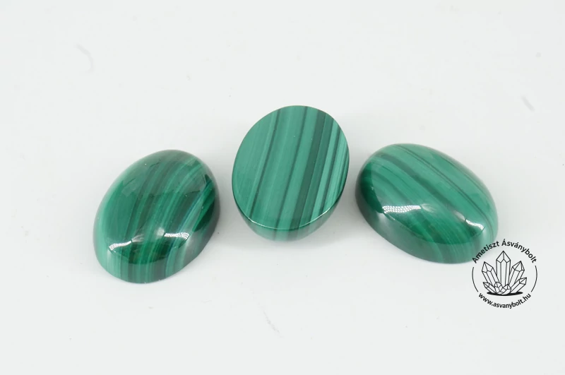 Malachit 13x18 mm-es ovális kaboson