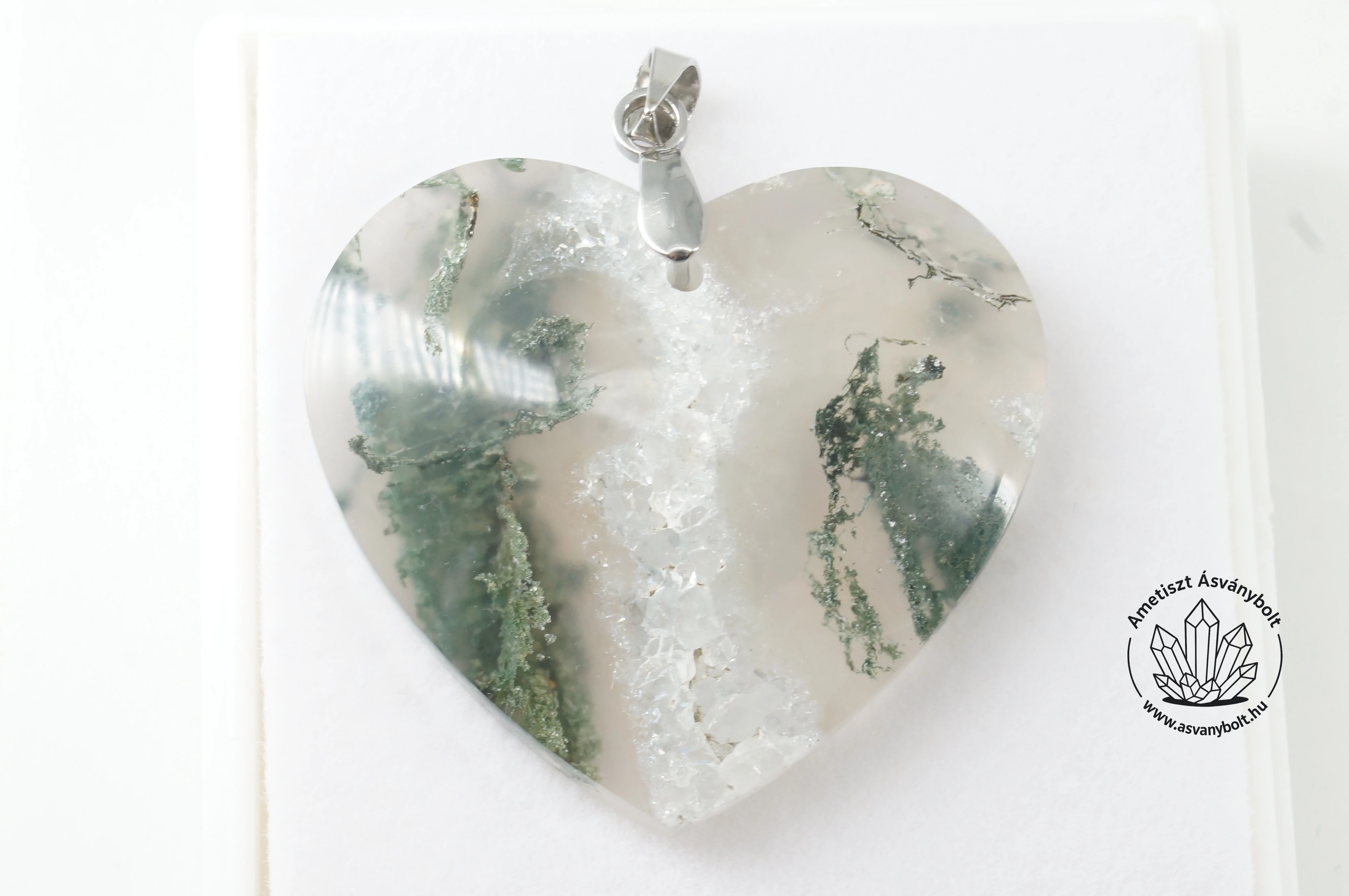 Mohaachát zöld indonéz szív medál 12360