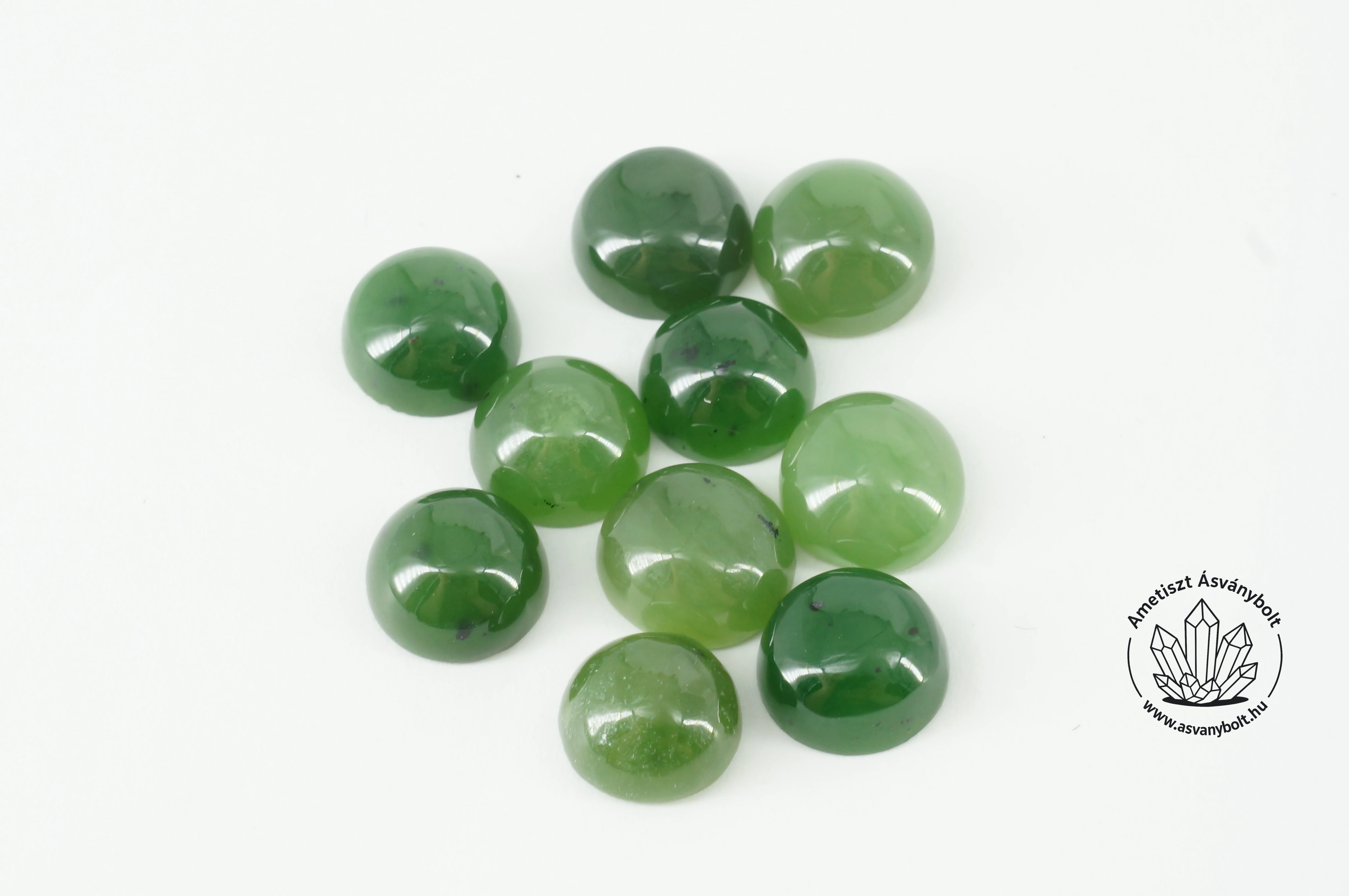 Nefrit jade extra 8 mm-es kaboson