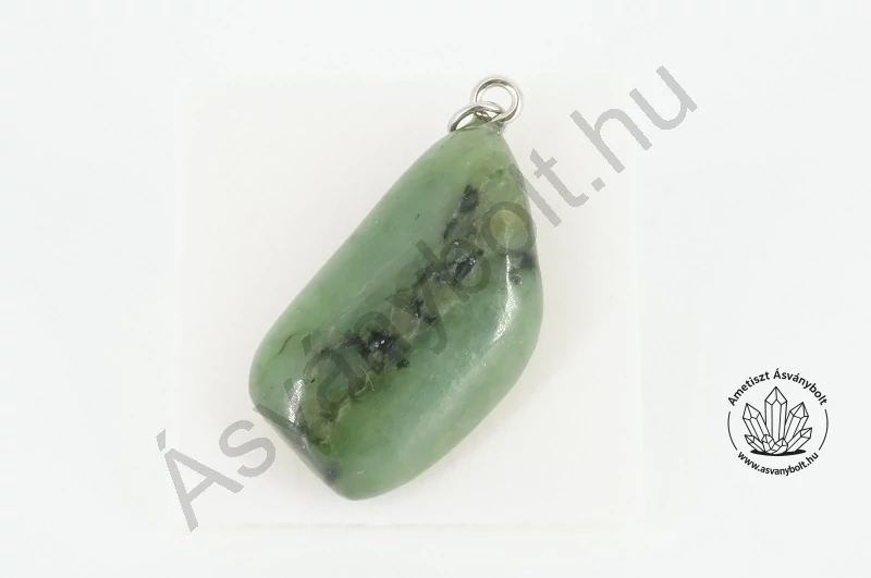 Nefrit jade fúrt medál 12800