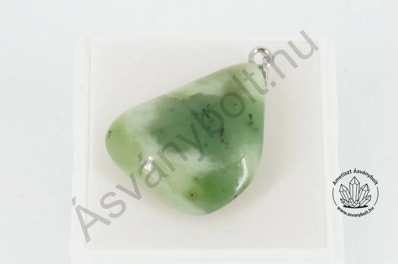 Nefrit jade fúrt medál 13000