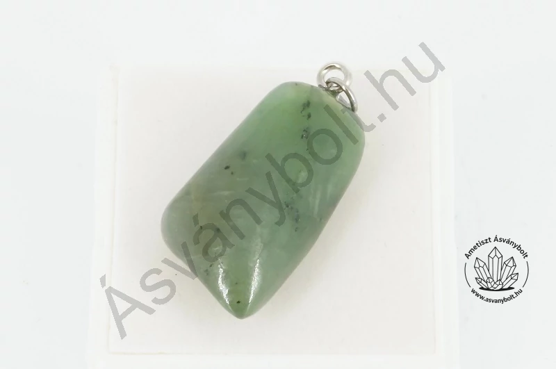 Nefrit jade fúrt medál 14300