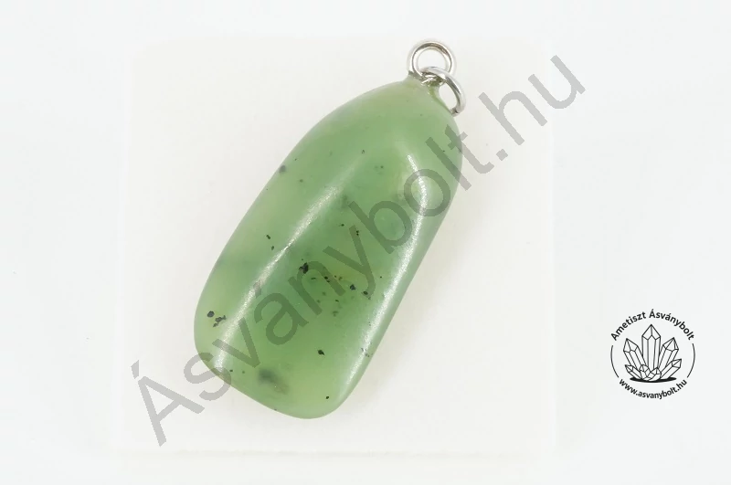 Nefrit jade fúrt medál 9400