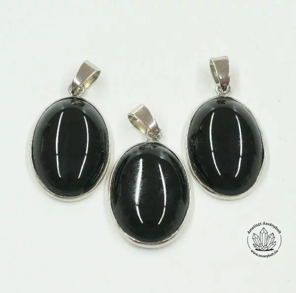 Onix féldrágakő kis foglalt ovál medál