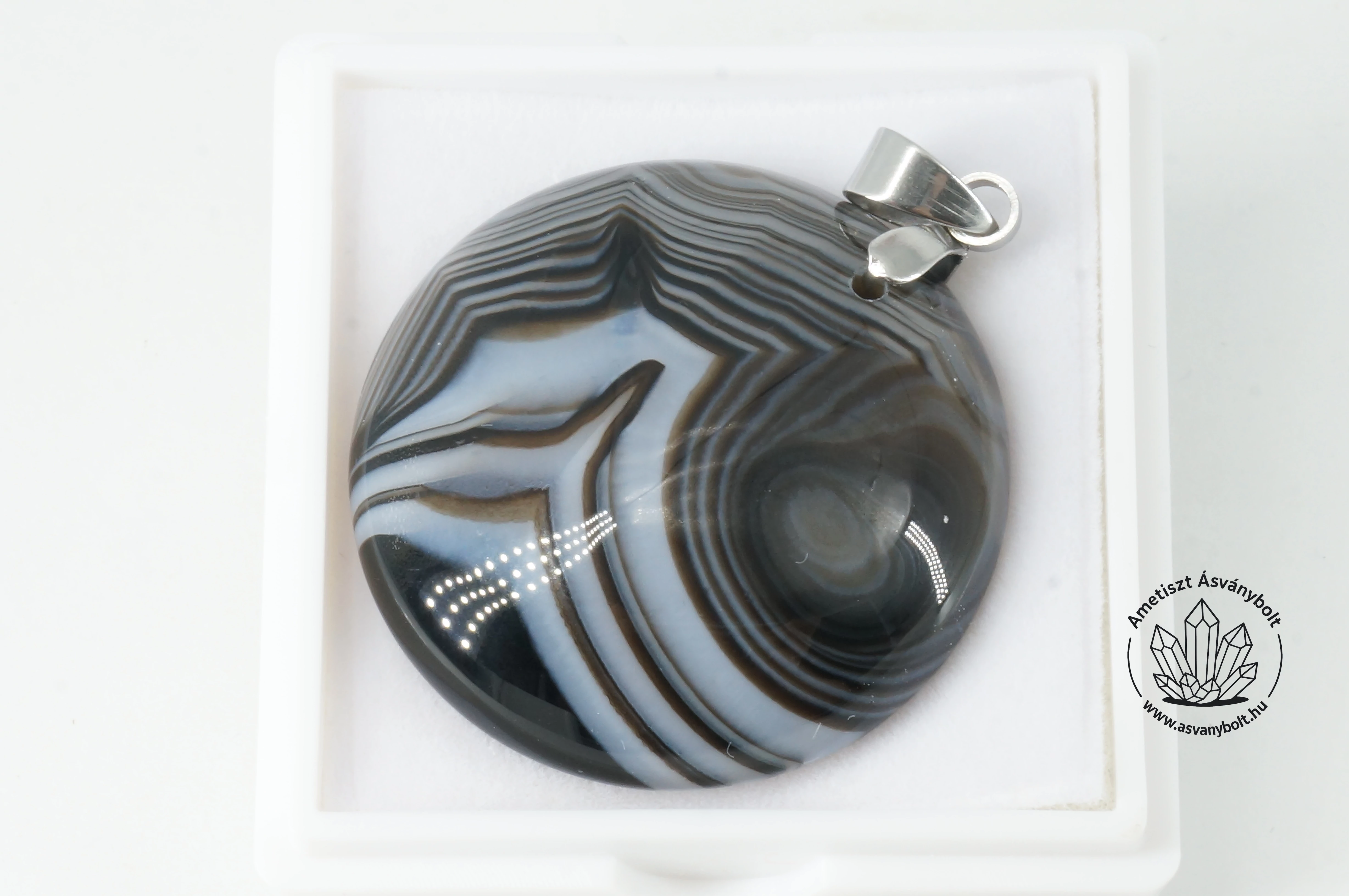Ónix sávos egyedi fúrt medál III. 4000