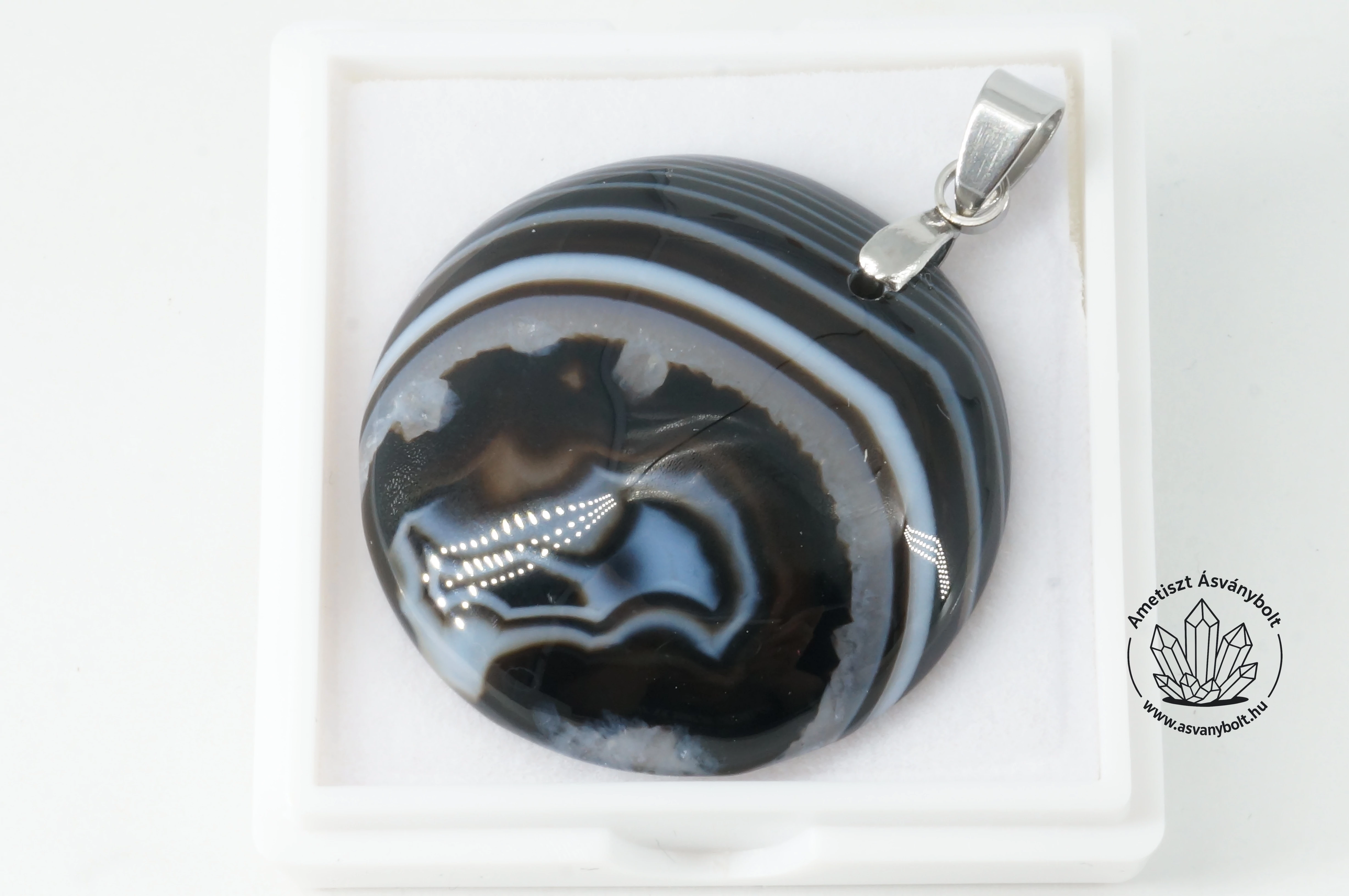 Ónix sávos egyedi fúrt medál IV. 4000