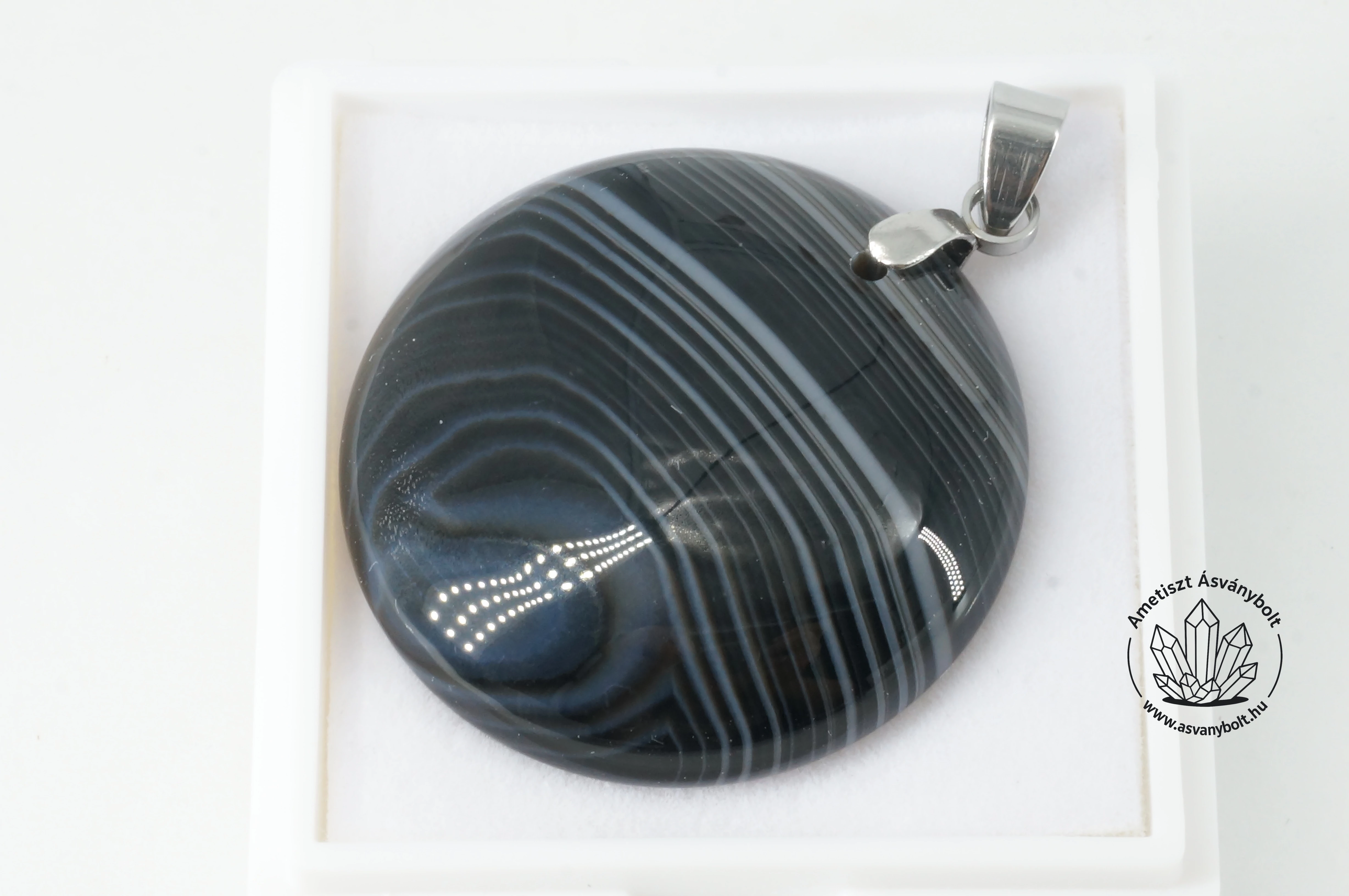 Ónix sávos egyedi fúrt medál V. 4000