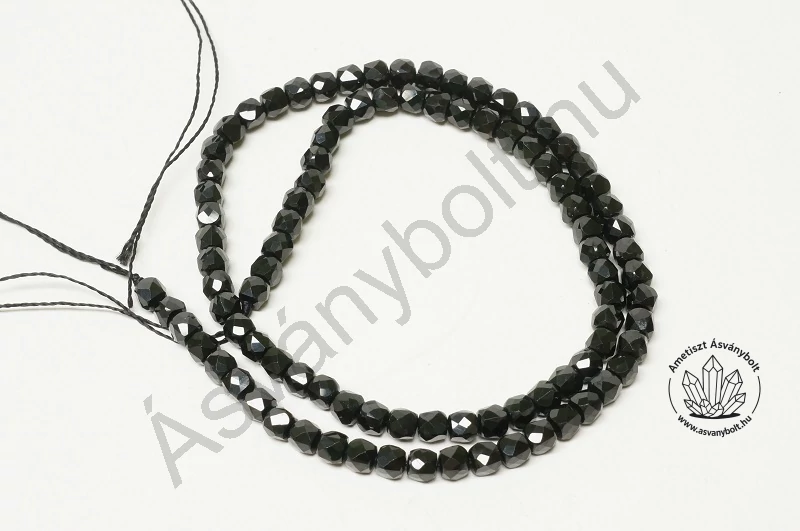 Spinell fazettált 4-es kocka szál