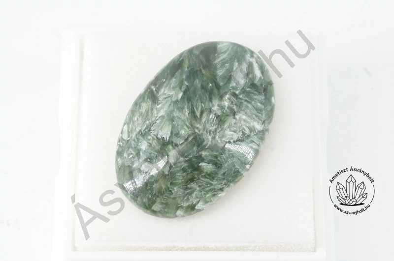 Szerafinit domború ovális csiszolat 8000