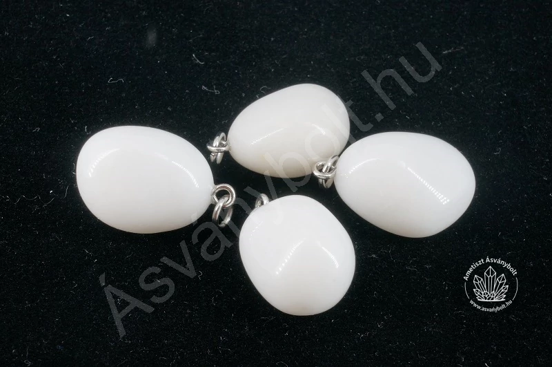 Tejkvarc fúrt kavics medálok